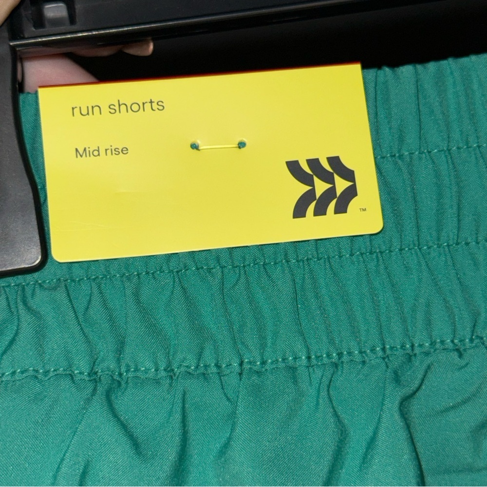All In Motion Women’s Teal-Green Woven Mid-Rise Run Shorts 3” XS NWT - Picture 6 of 7
